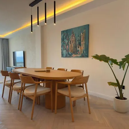 Lejlighed Stunning Seafront Apartment, Panoramic Sea Views Saint Julian's