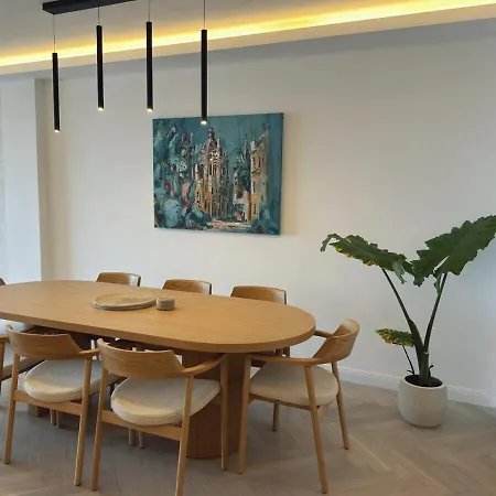 アパート Stunning Seafront Apartment, Panoramic Sea Views *