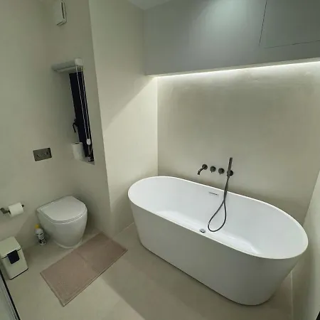 Stunning Seafront Apartment, Panoramic Sea Views Saint Julian's