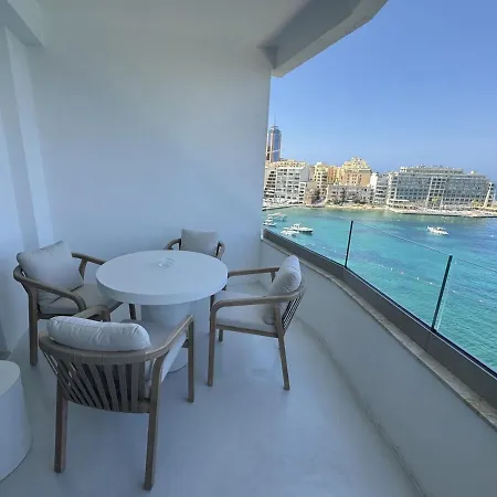 Stunning Seafront Apartment, Panoramic Sea Views Saint Julian's