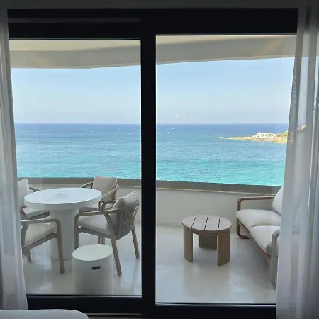 Διαμέρισμα Stunning Seafront Apartment, Panoramic Sea Views