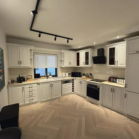 Διαμέρισμα Stunning Seafront Apartment, Panoramic Sea Views