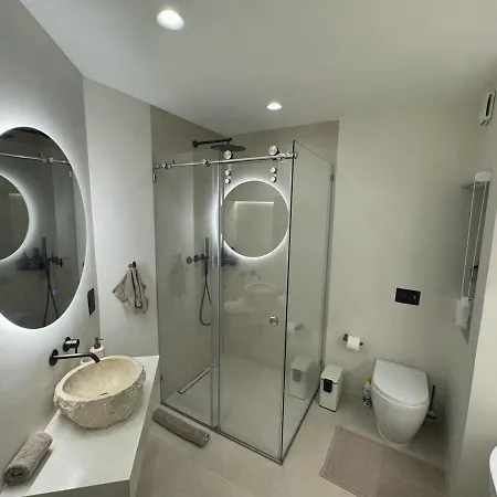 Stunning Seafront Apartment, Panoramic Sea Views Διαμέρισμα Saint Julian's