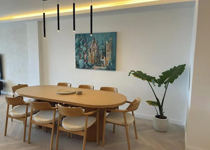 Apartman Stunning Seafront Apartment, Panoramic Sea Views *