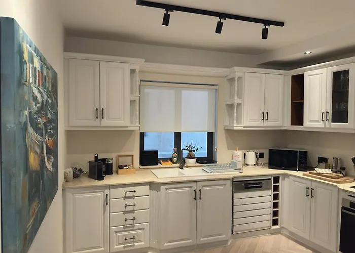 Stunning Seafront Apartment, Panoramic Sea Views