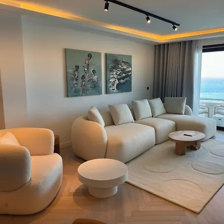 Stunning Seafront Apartment, Panoramic Sea Views * Saint Julian's