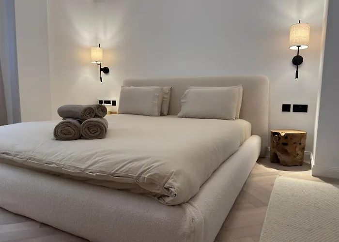 Stunning Seafront Apartment, Panoramic Sea Views Apartamento